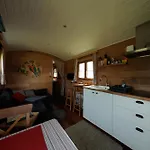 Camping Roulotte Les Mesanges *