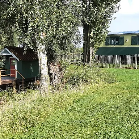 Roulotte Les Mesanges Campsite *