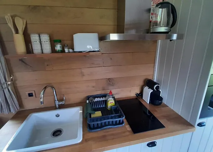 Roulotte Les Mesanges مكان تخييم